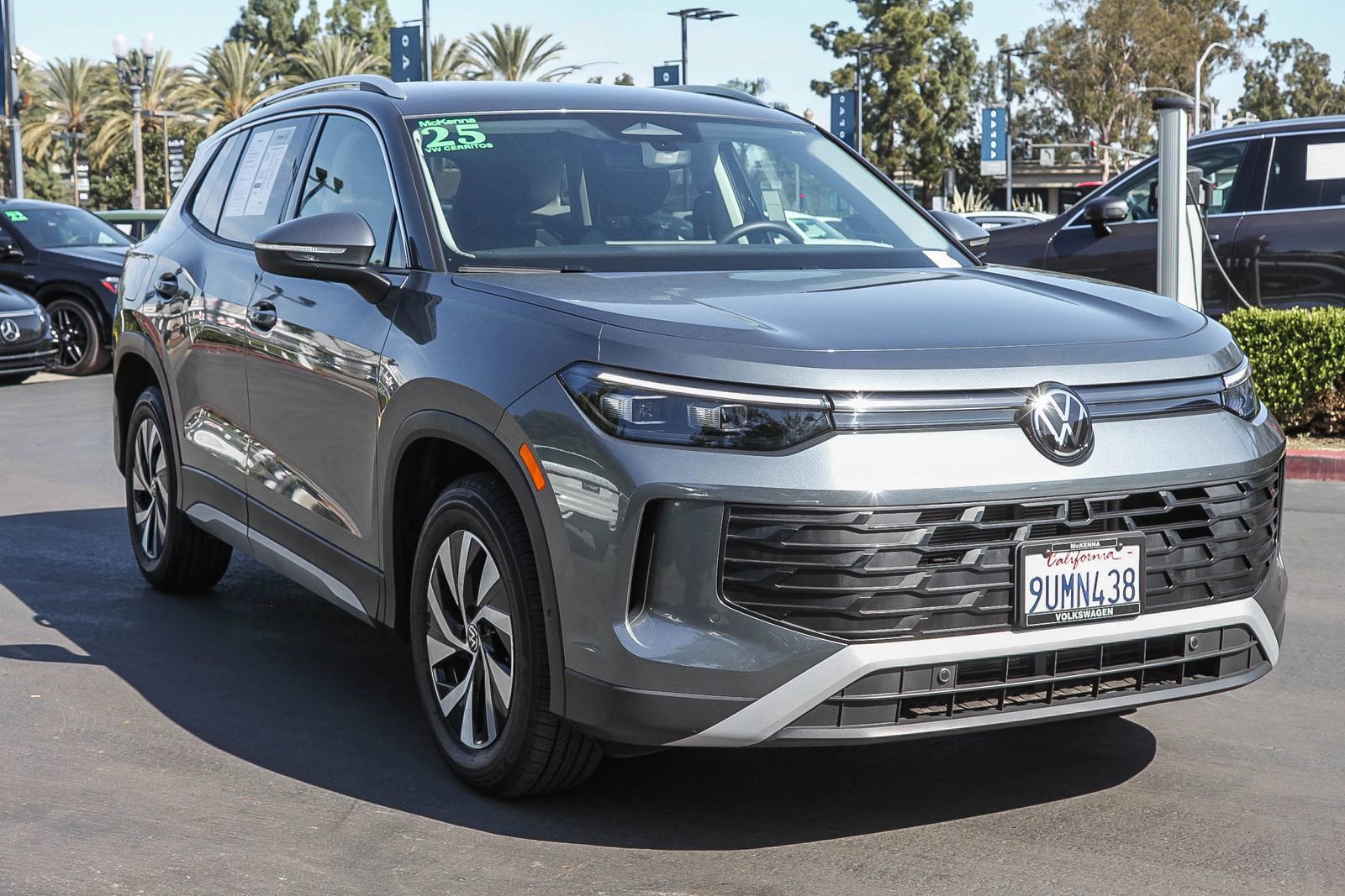 Used 2025 Volkswagen Tiguan S image 3