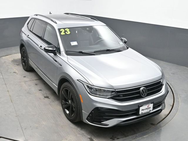 Used 2023 Volkswagen Tiguan SE R-Line AWD/4WD image 34