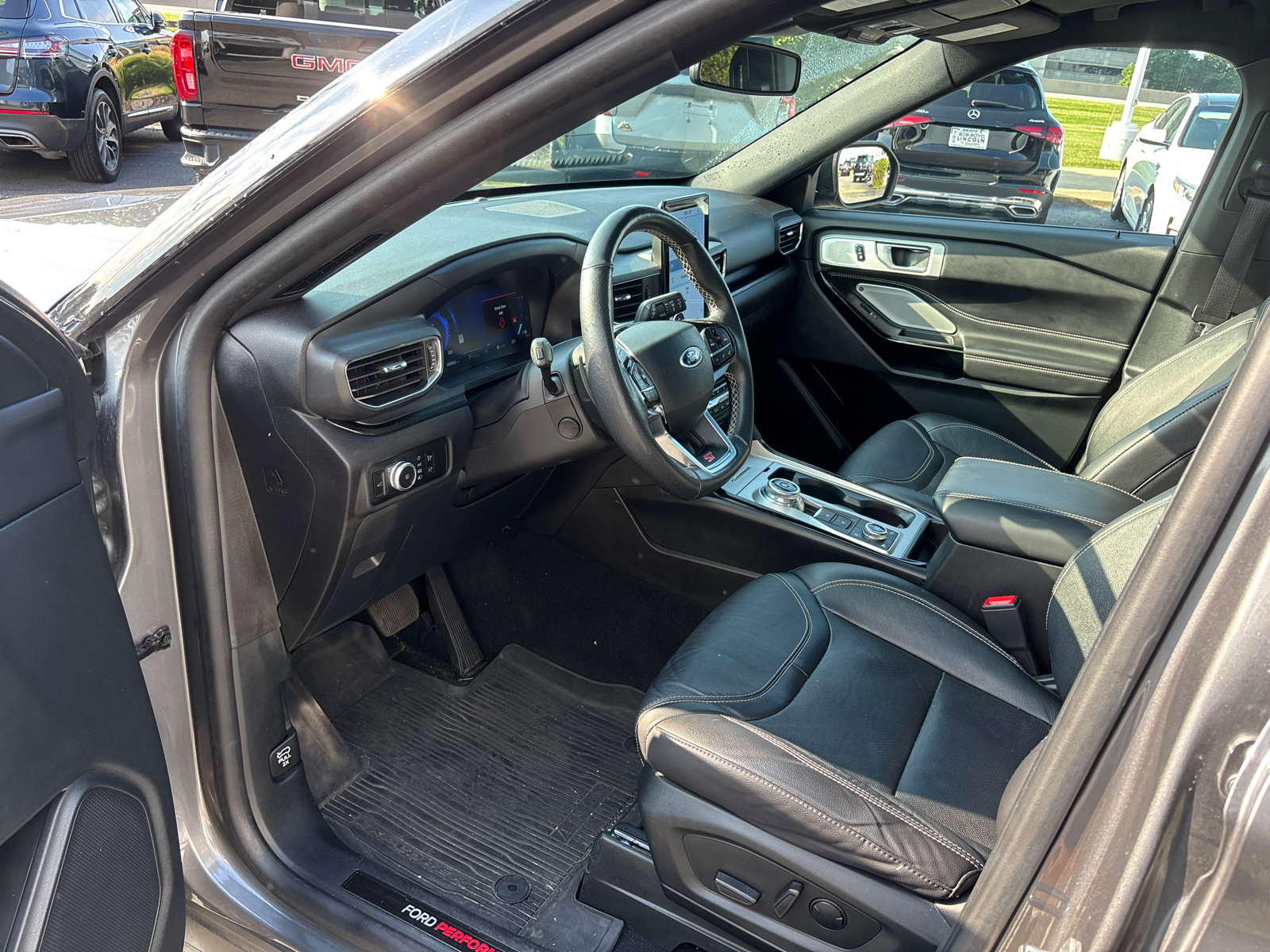 Used 2023 Ford Explorer ST w/ Equipment Group 401A AWD/4WD image 23