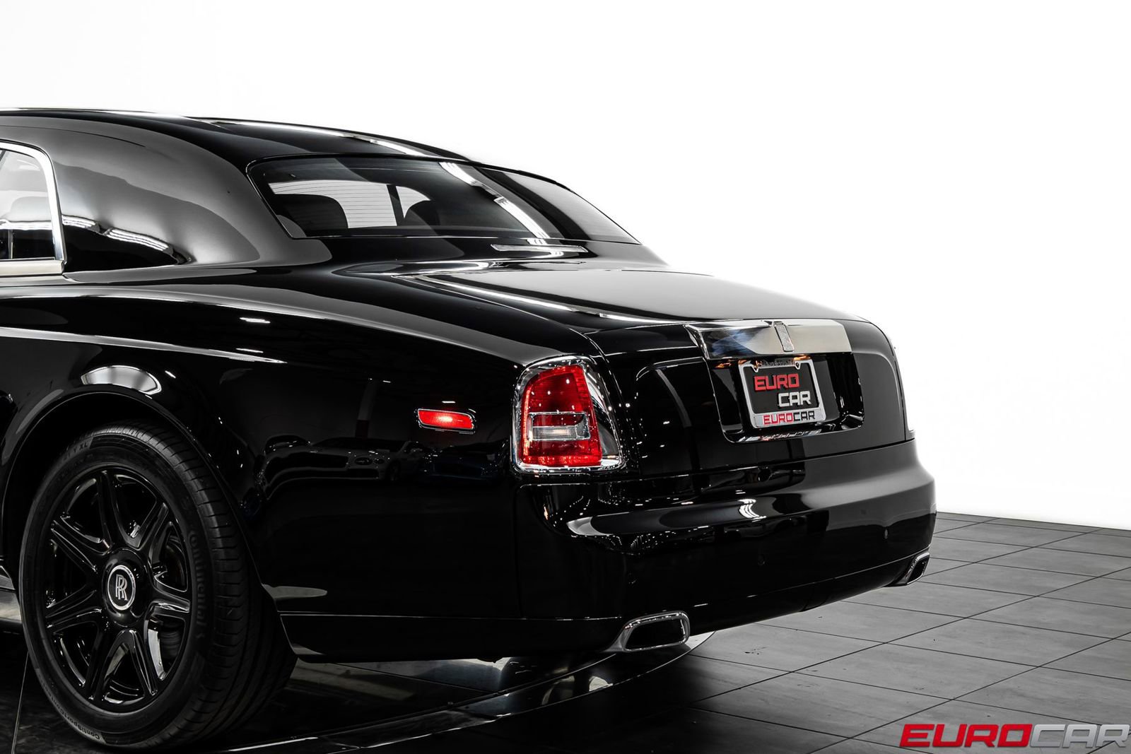 Used 2010 Rolls-Royce Phantom Coupe image 15