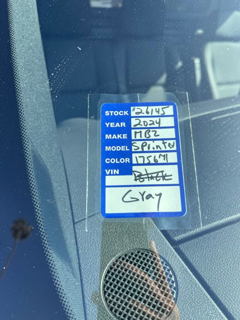 Used 2024 Mercedes-Benz Sprinter 2500 image 25