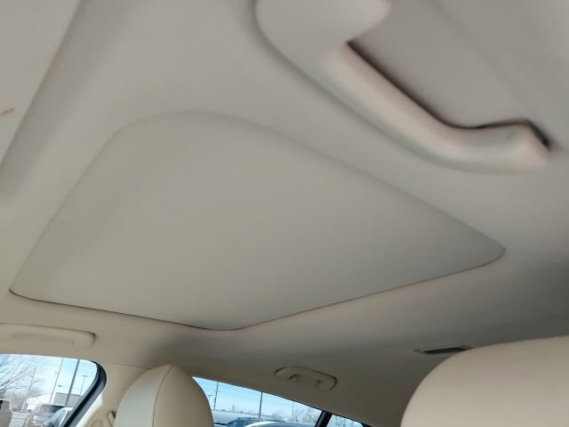 Used 2023 Kia Stinger GT-Line w/ Sun & Sound Package image 23