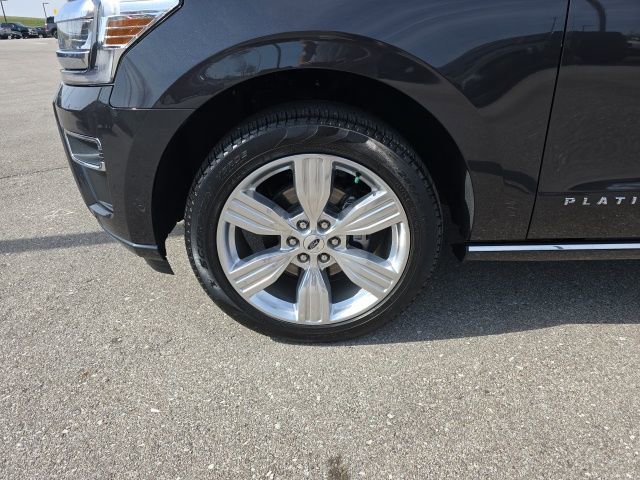 Used 2024 Ford Expedition Platinum AWD/4WD image 9