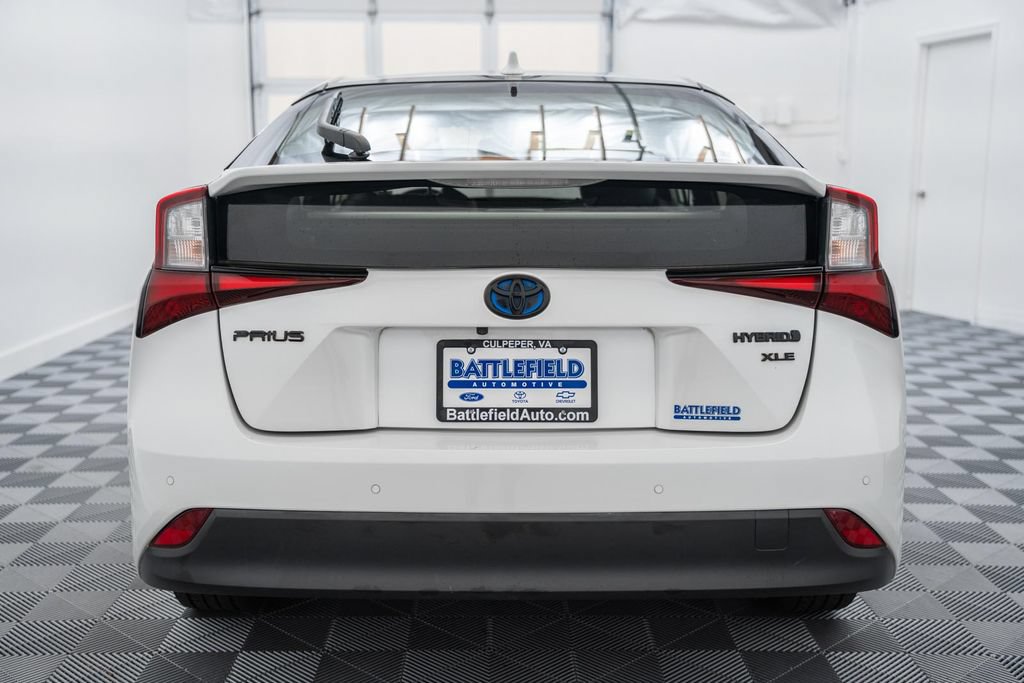 Certified 2021 Toyota Prius FWD image 7