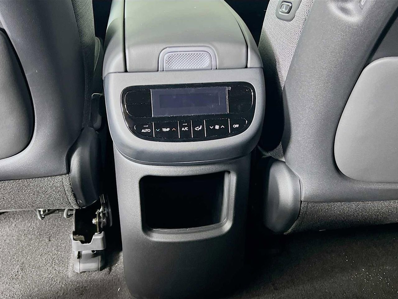 New 2026 Hyundai Ioniq 9 SE image 16