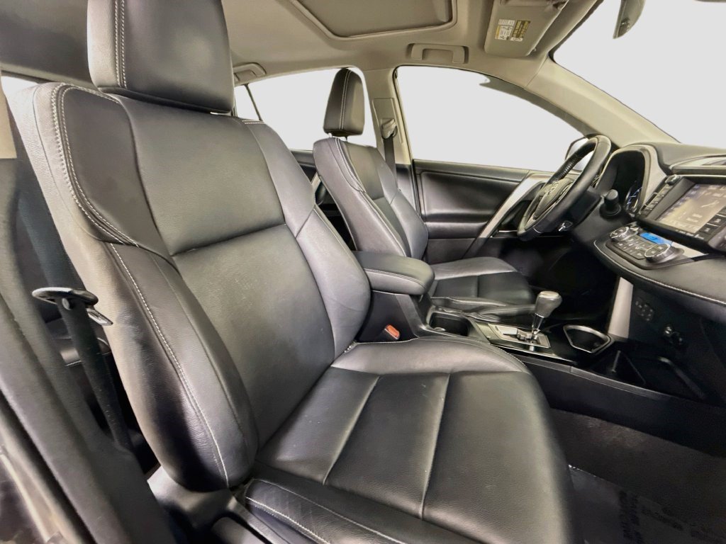 Used 2016 Toyota RAV4 Limited FWD image 28