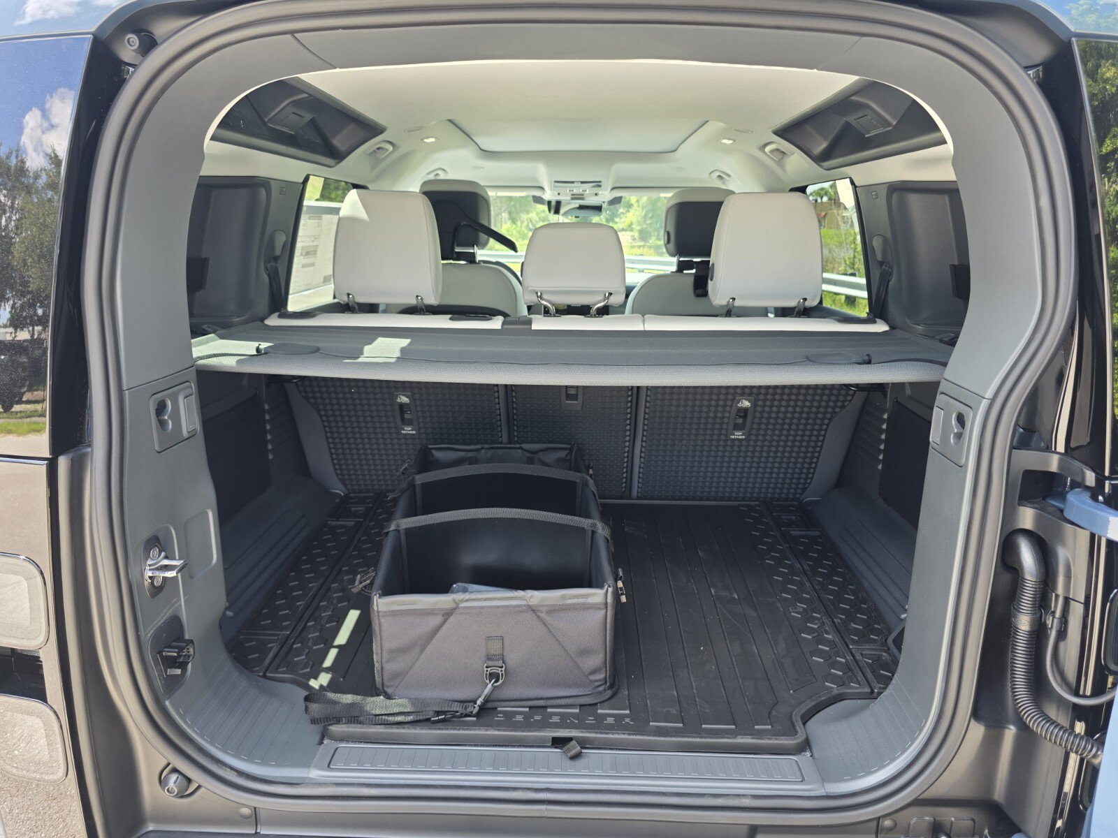 New 2026 Land Rover Defender 110 S AWD/4WD image 14