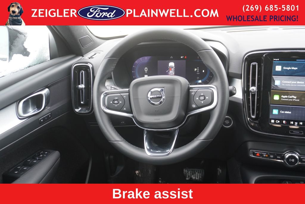 Used 2024 Volvo XC40 B5 Core image 11