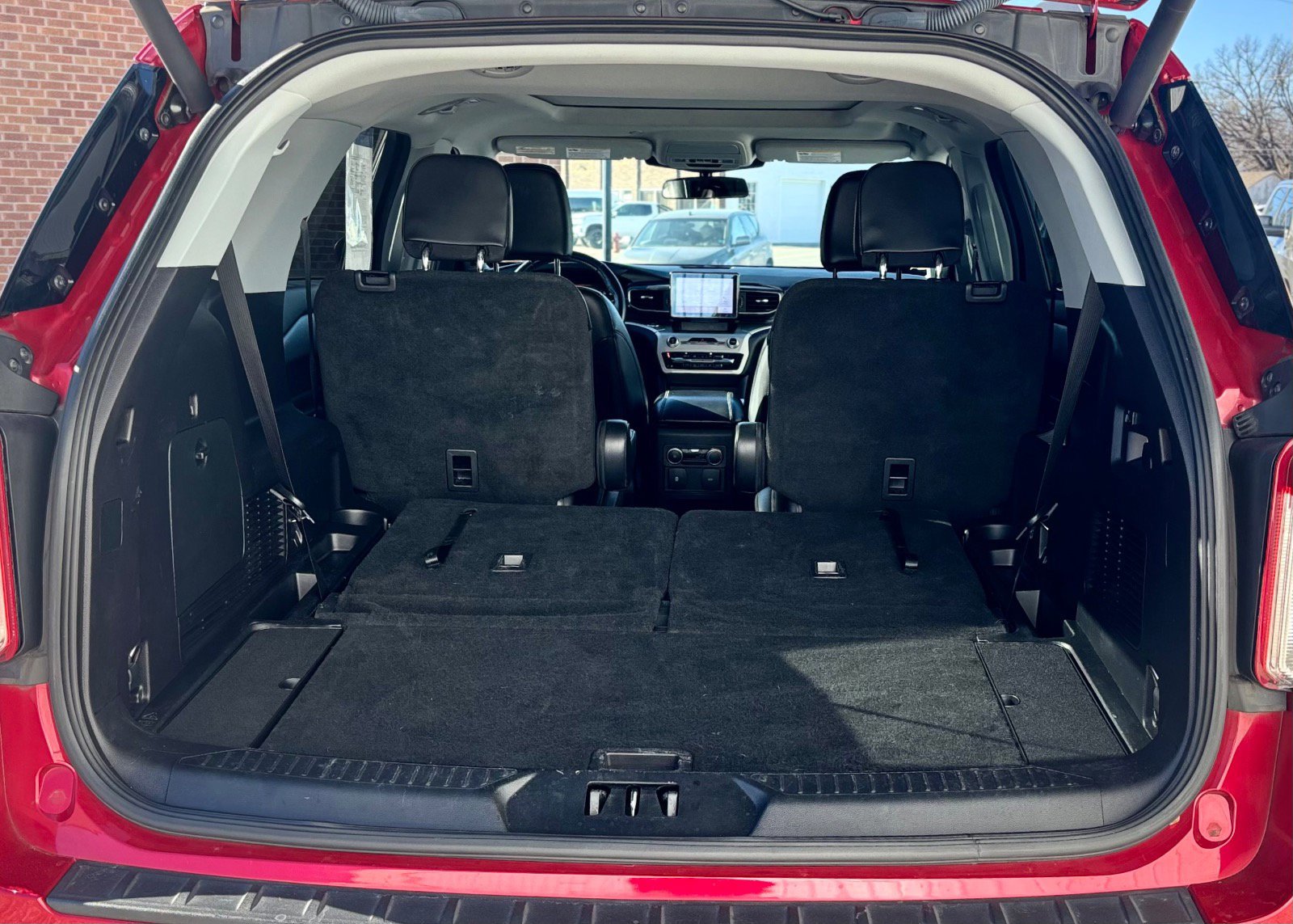 Certified 2021 Ford Explorer XLT w/ Equipment Group 202A image 6