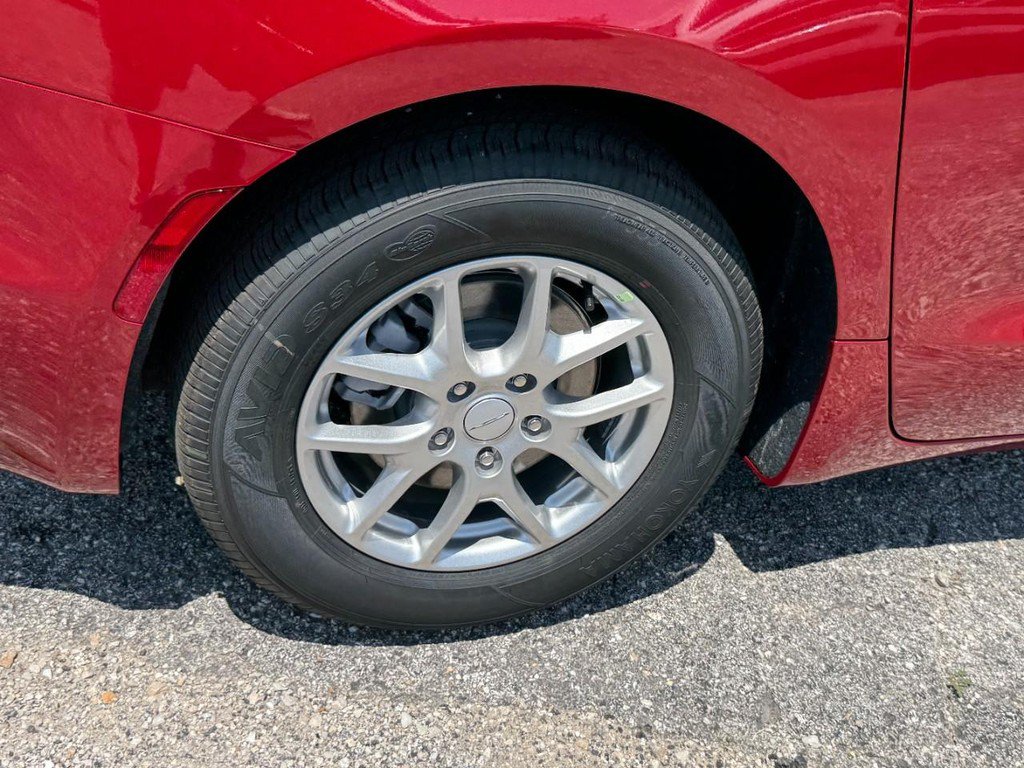 New 2027 Chrysler Pacifica Select FWD image 5