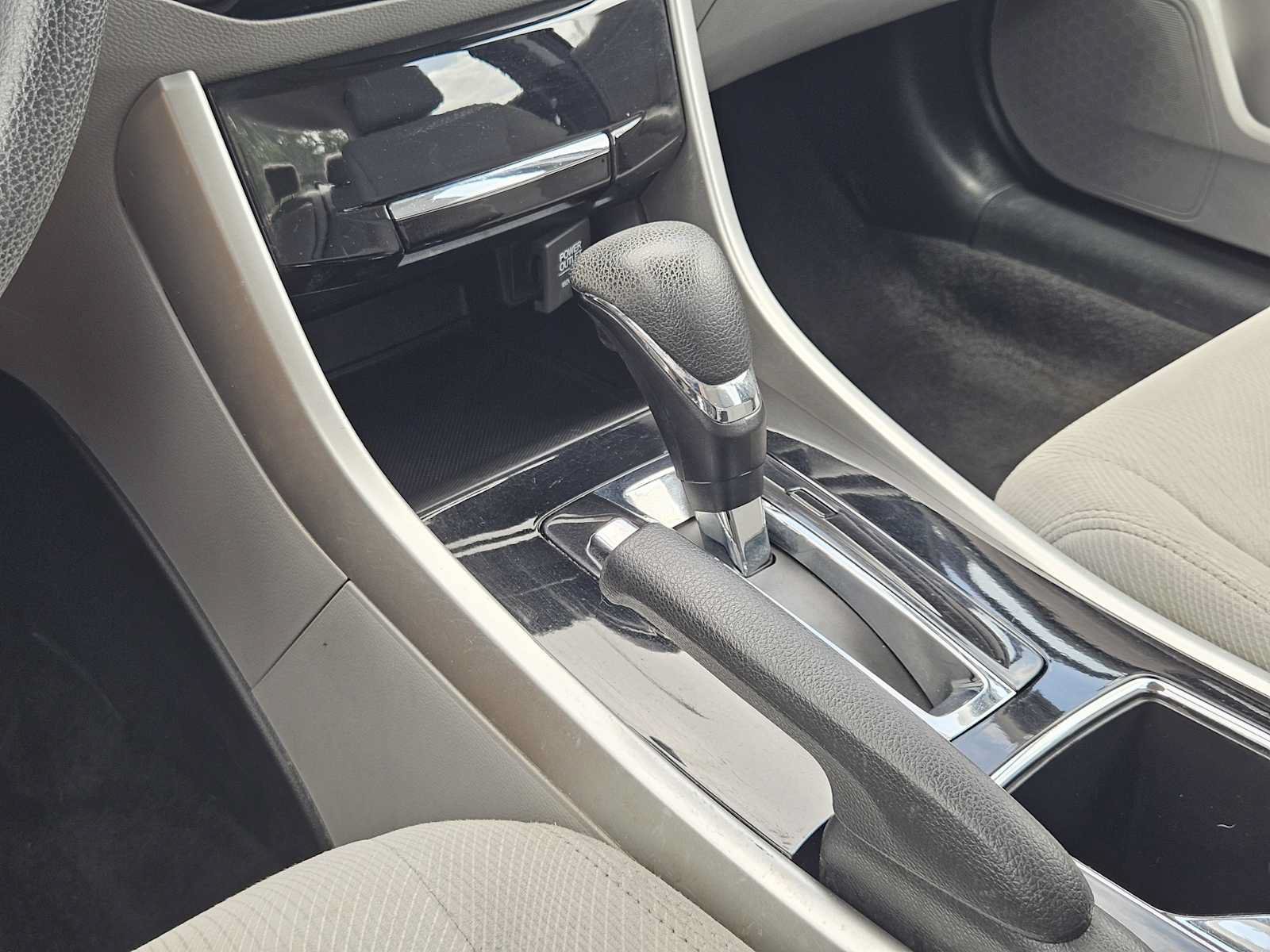 Used 2017 Honda Accord EX image 19