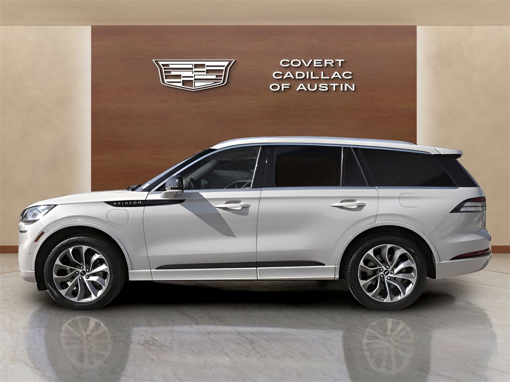 Used 2023 Lincoln Aviator Grand Touring w/ Elements Package Plus image 2