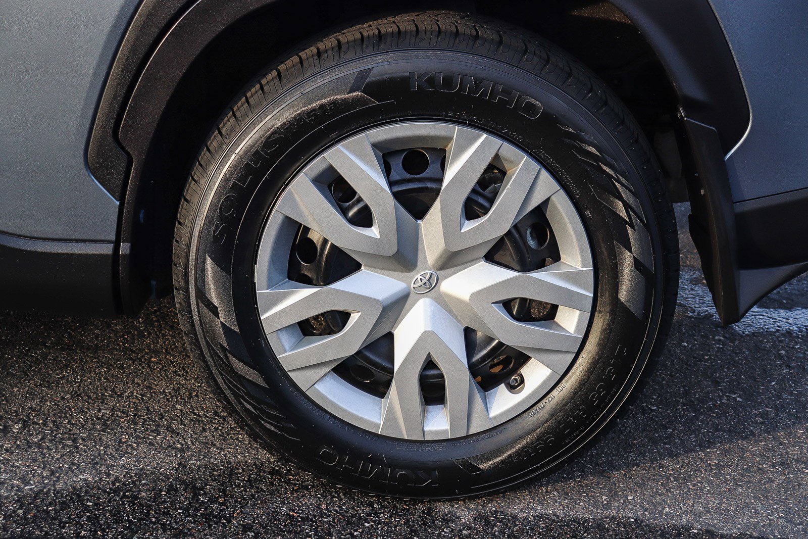 Certified 2022 Toyota Corolla Cross L image 11