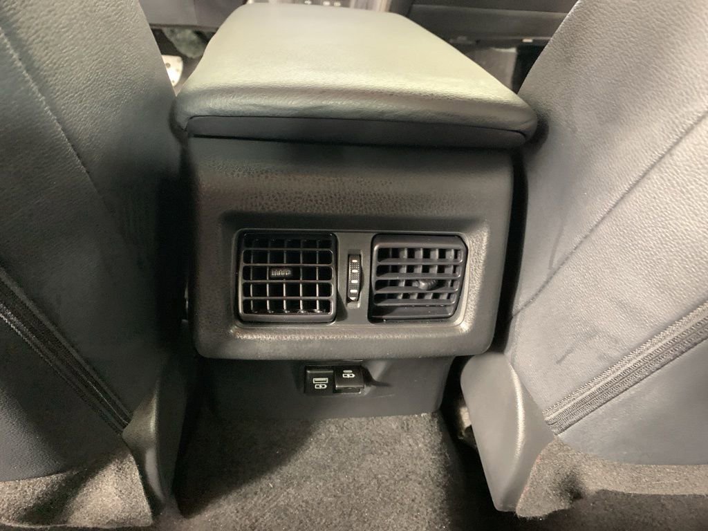 Used 2025 Toyota Camry SE image 33