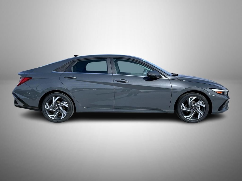 New 2026 Hyundai Elantra Limited image 4