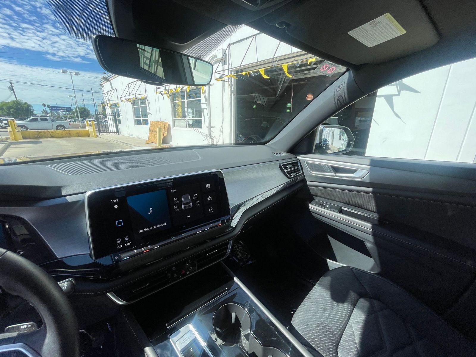 Used 2025 Volkswagen Atlas Cross Sport SE image 35