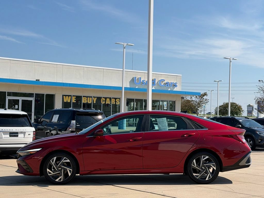 Used 2025 Hyundai Elantra SEL FWD image 6