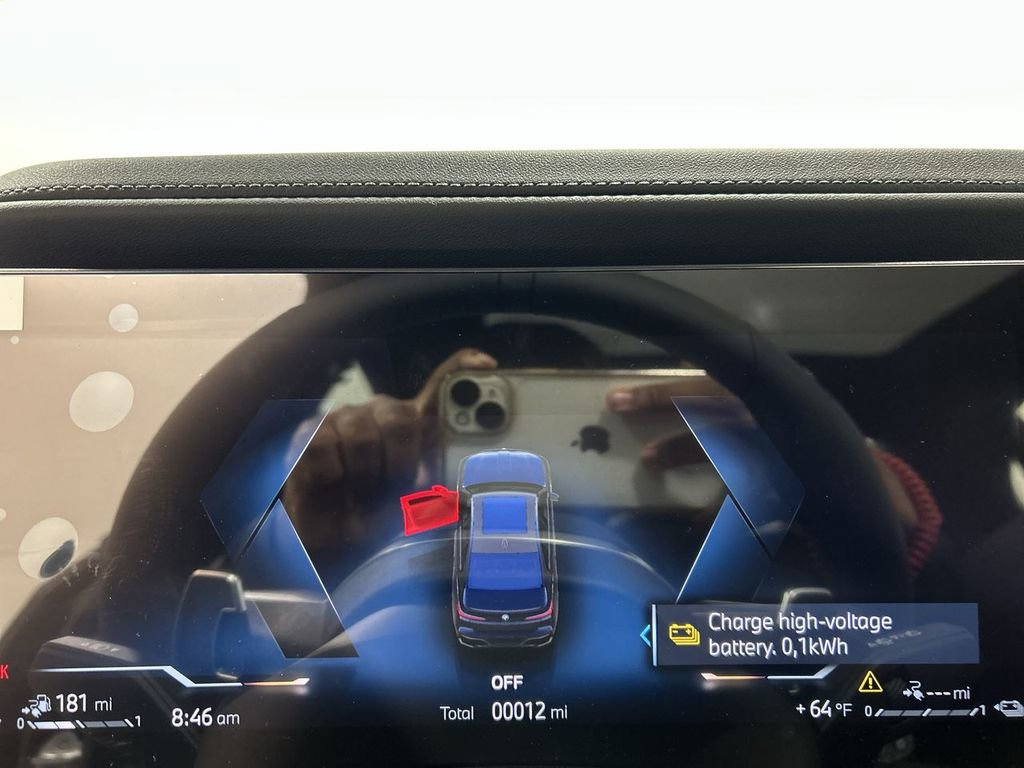 New 2026 BMW 750e xDrive w/ Premium Package image 15