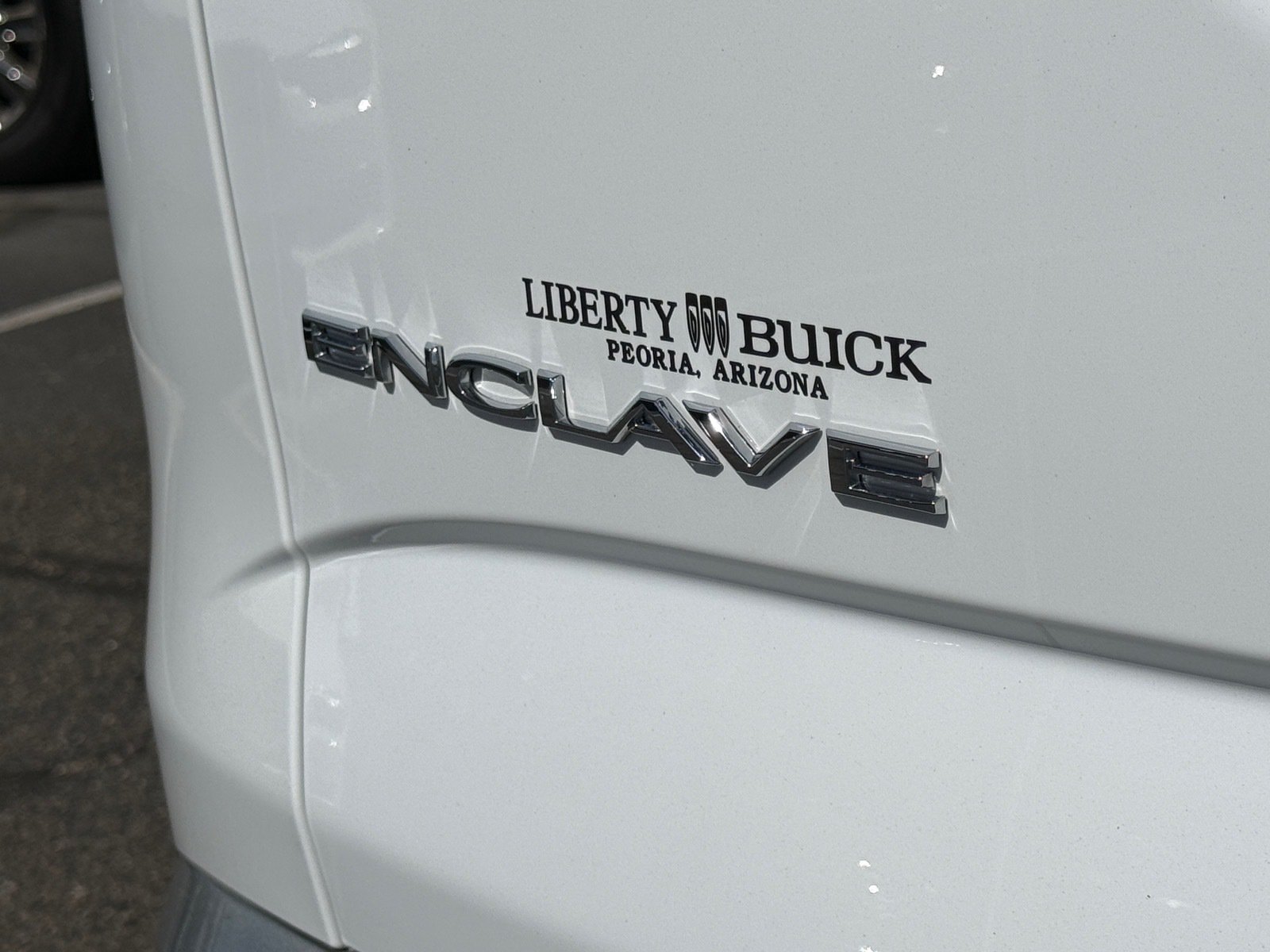 Used 2023 Buick Enclave Essence FWD image 31