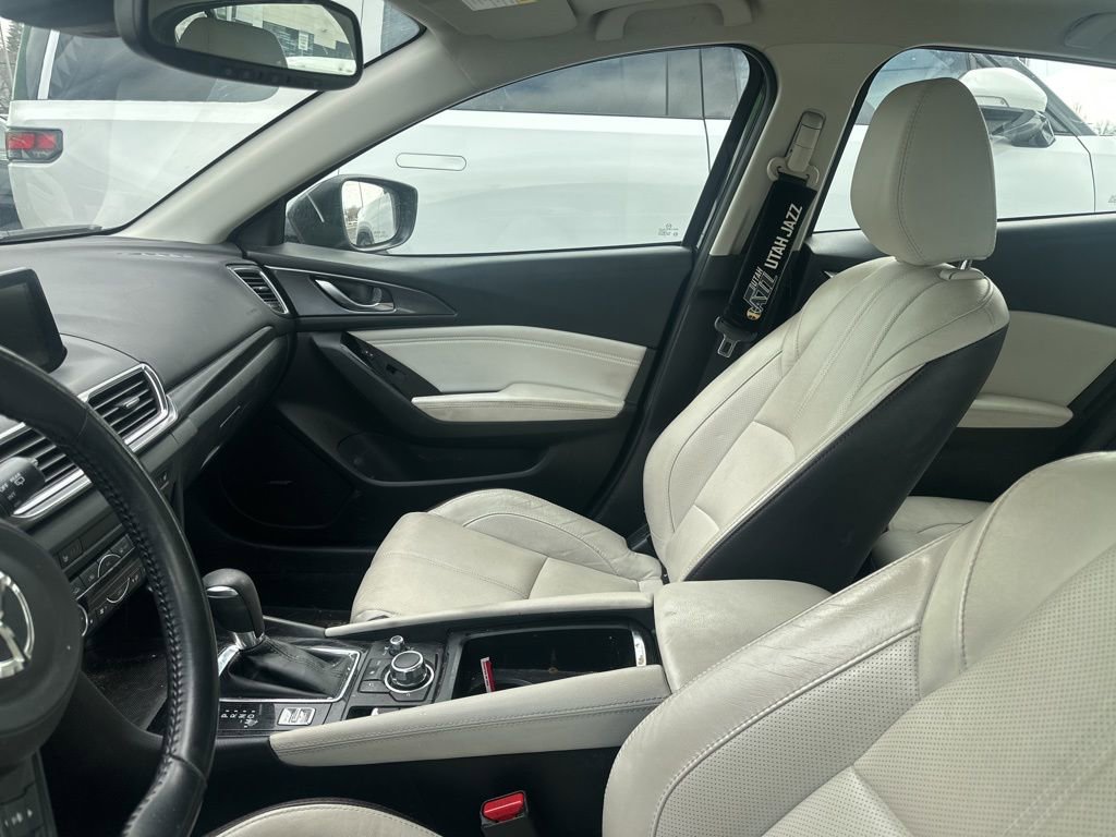 Used 2017 MAZDA MAZDA3 Grand Touring w/ Premium Equipment Package image 7