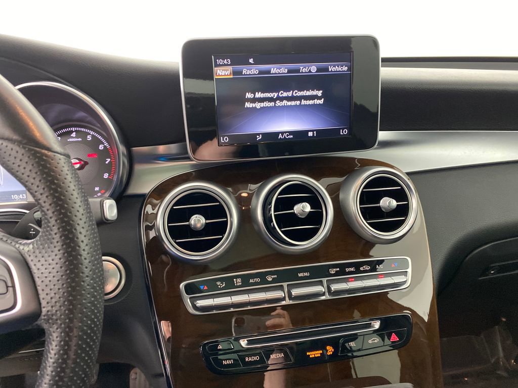 Used 2019 Mercedes-Benz GLC 300 4MATIC image 19
