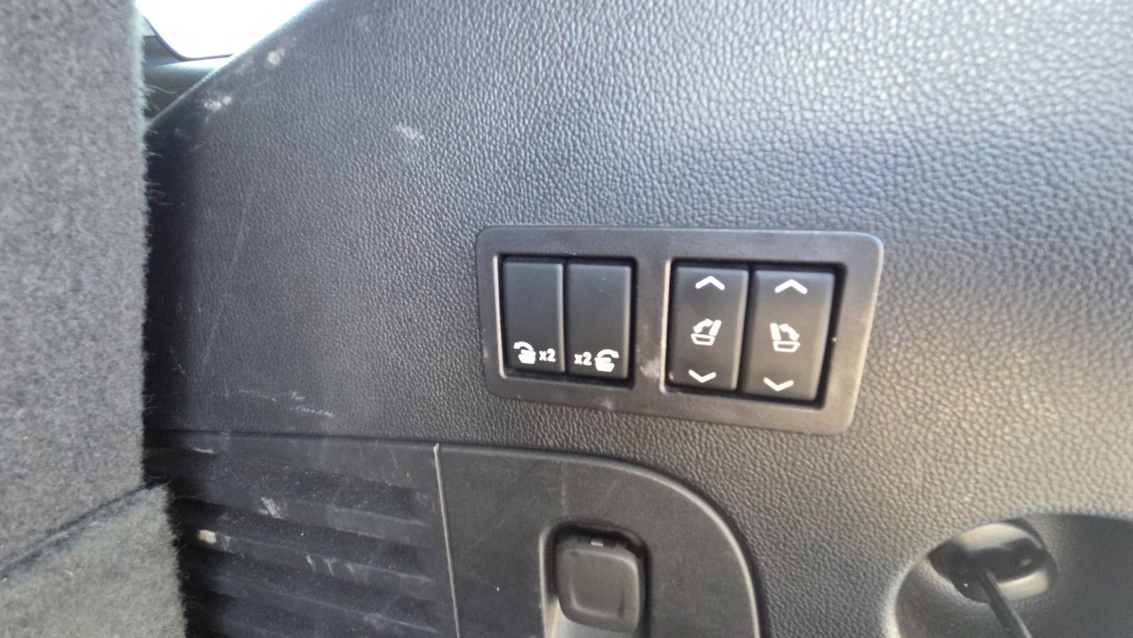 Used 2020 GMC Yukon SLT w/ Open Road Package image 26