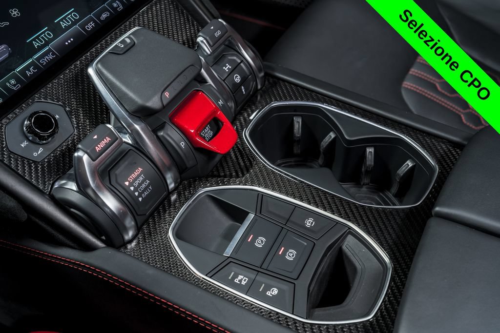 Used 2023 Lamborghini Urus Performante AWD/4WD image 30