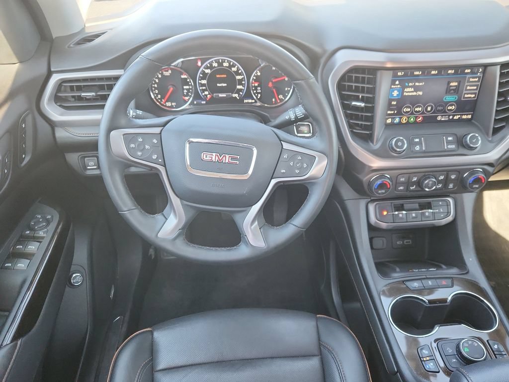 Used 2023 GMC Acadia AT4 w/ Technology Package AWD/4WD image 10