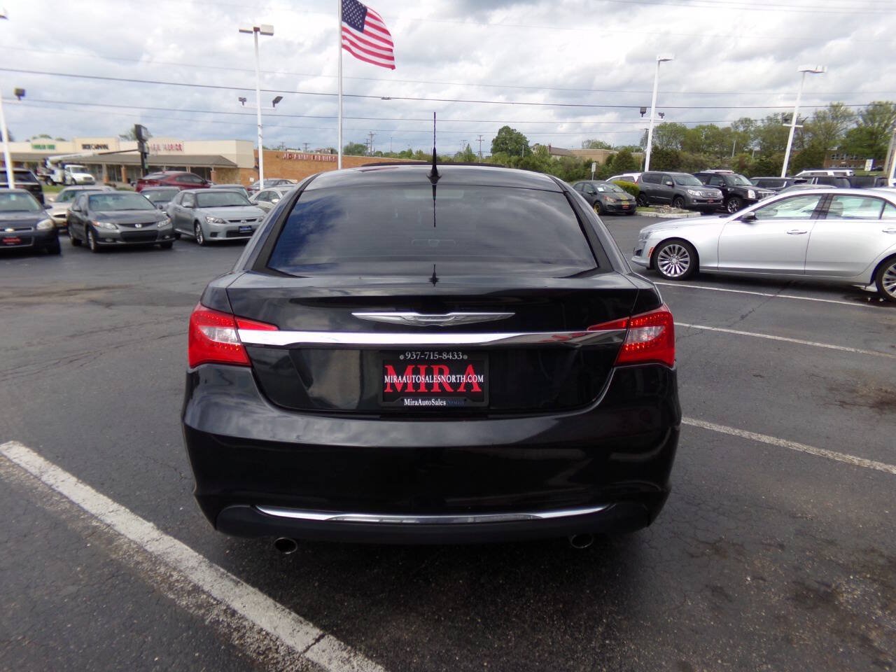 Used 2011 Chrysler 200 Limited FWD image 3