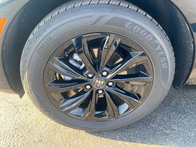 Used 2025 Buick Envista Sport Touring w/ Convenience I Package FWD image 7