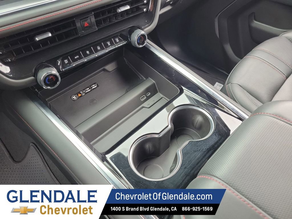 Certified 2025 Chevrolet Suburban RST image 27