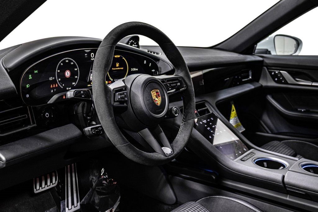 New 2025 Porsche Taycan 4S image 4