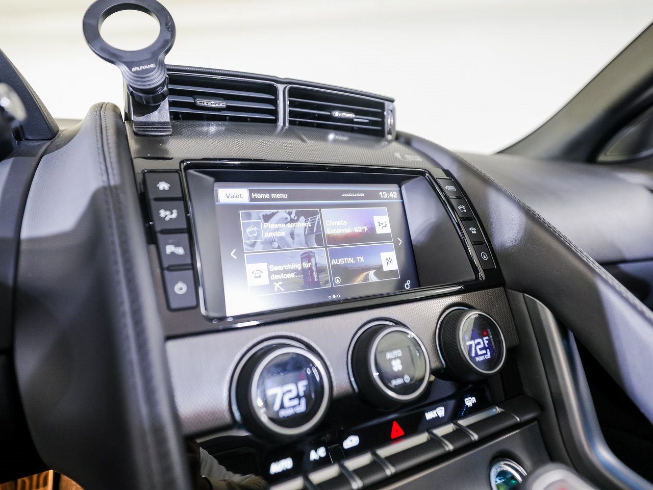 Used 2017 Jaguar F-TYPE S image 18