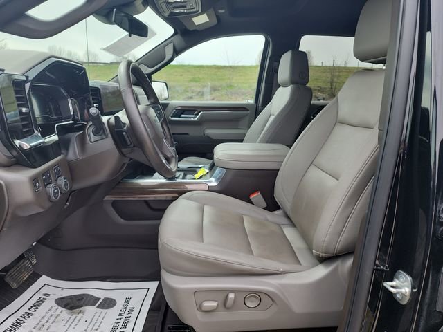 Used 2025 Chevrolet Silverado 1500 LT Trail Boss w/ Convenience Package II image 18