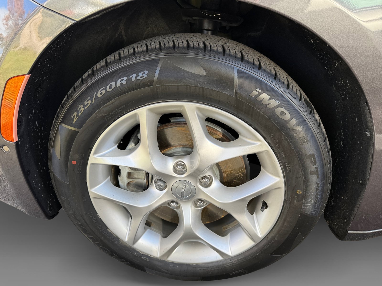 Used 2019 Chrysler Pacifica Touring-L Plus w/ Advanced Safetytec Group FWD image 9