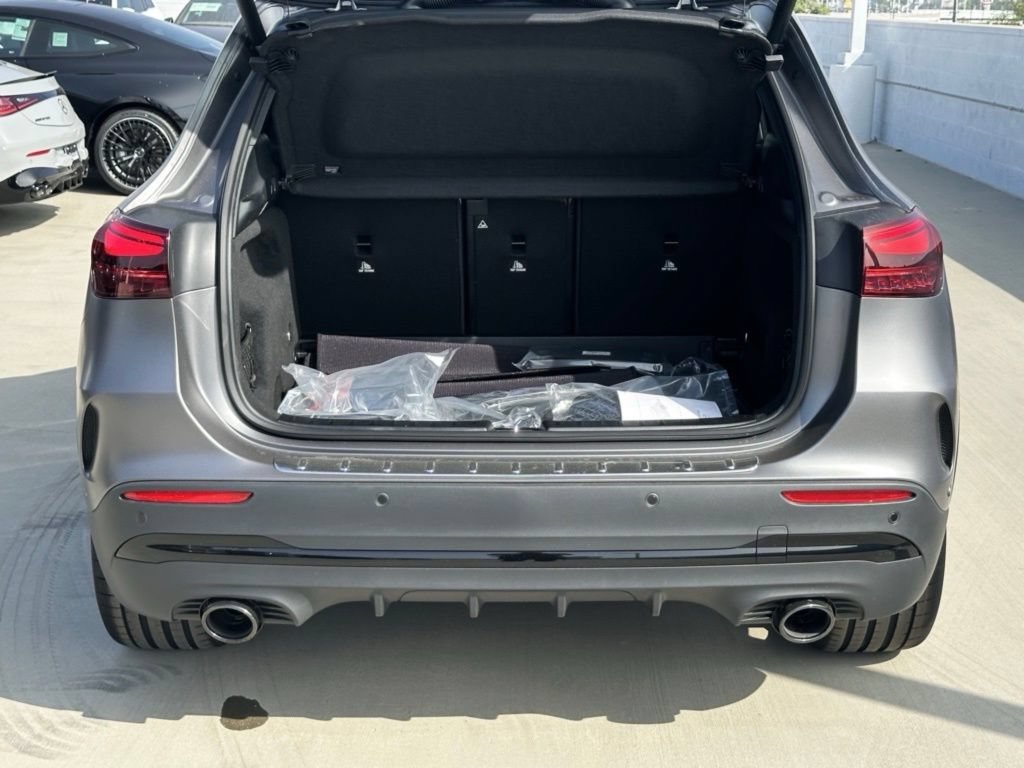 Used 2025 Mercedes-Benz GLA 35 AMG 4MATIC image 12