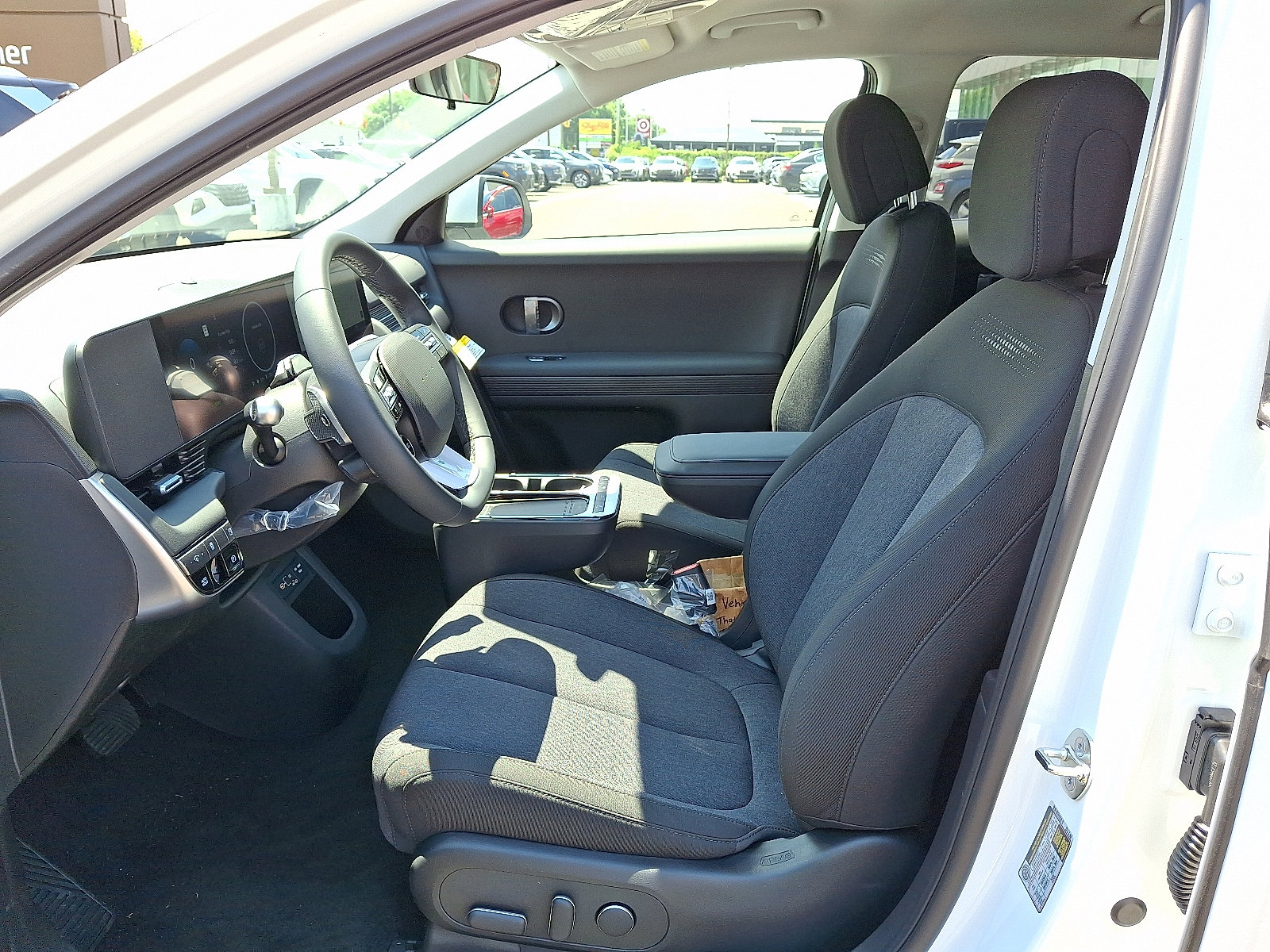 New 2025 Hyundai Ioniq 5 SE image 12