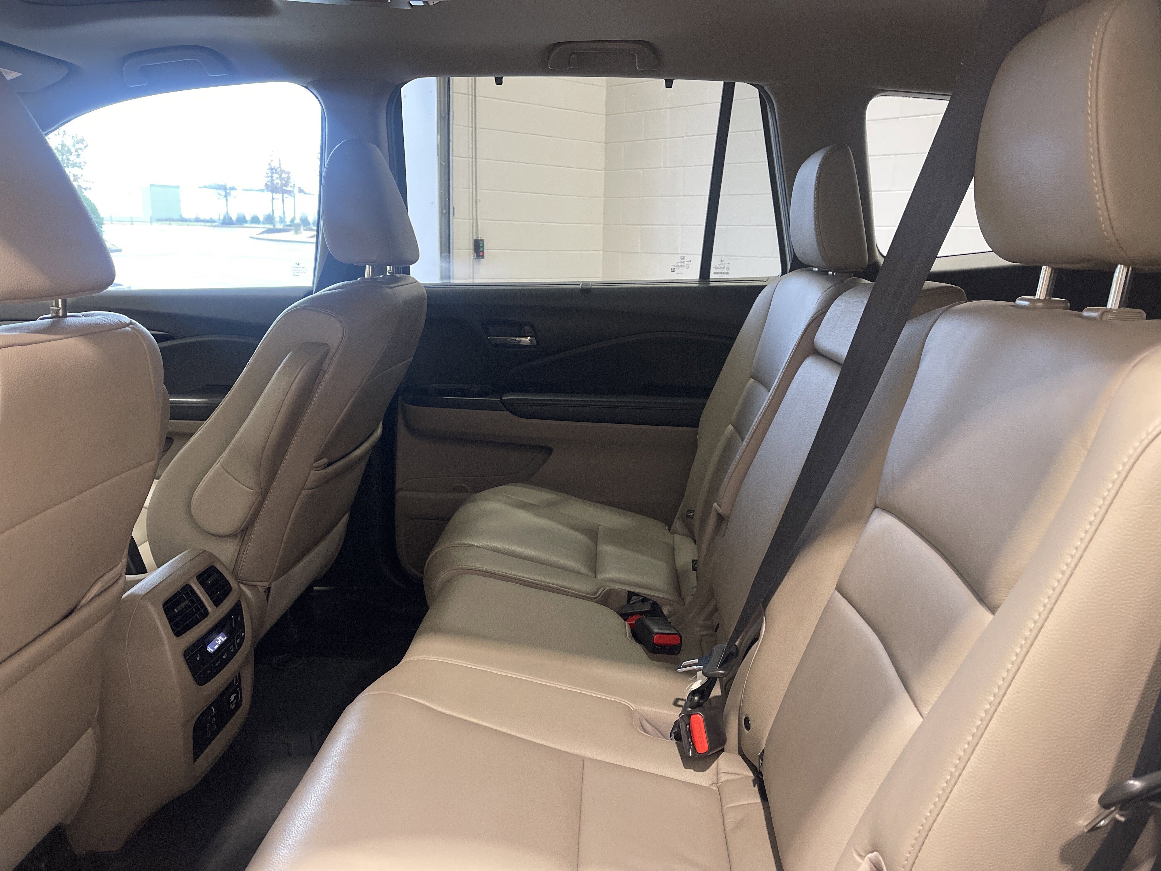 Certified 2019 Honda Pilot Touring image 26