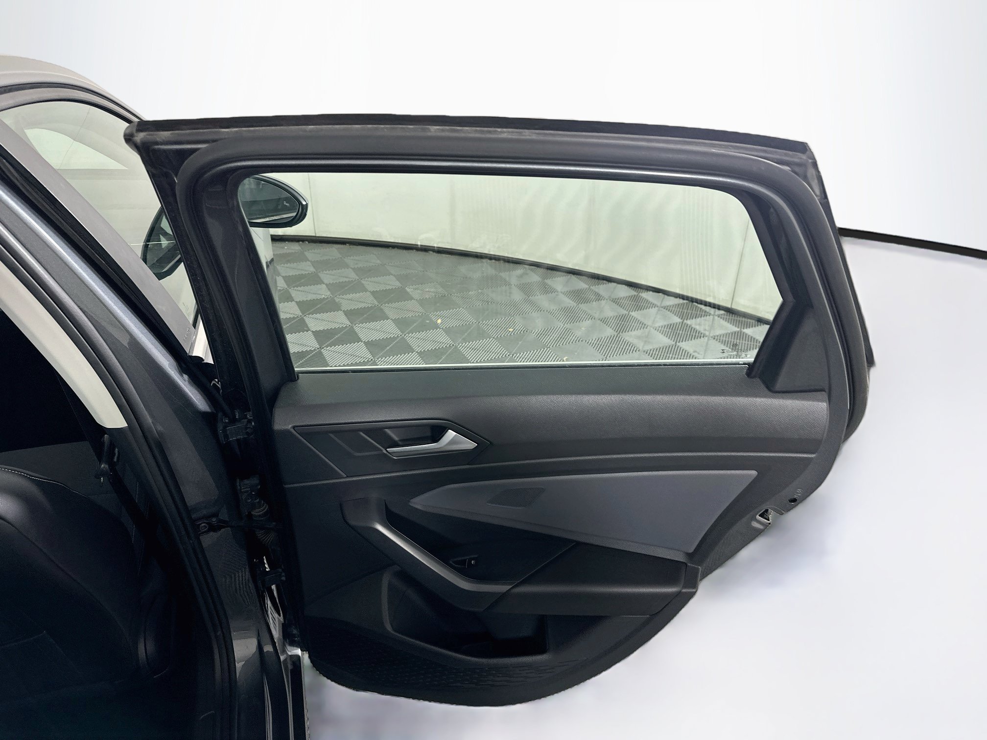Used 2025 Volkswagen Jetta SE FWD image 29