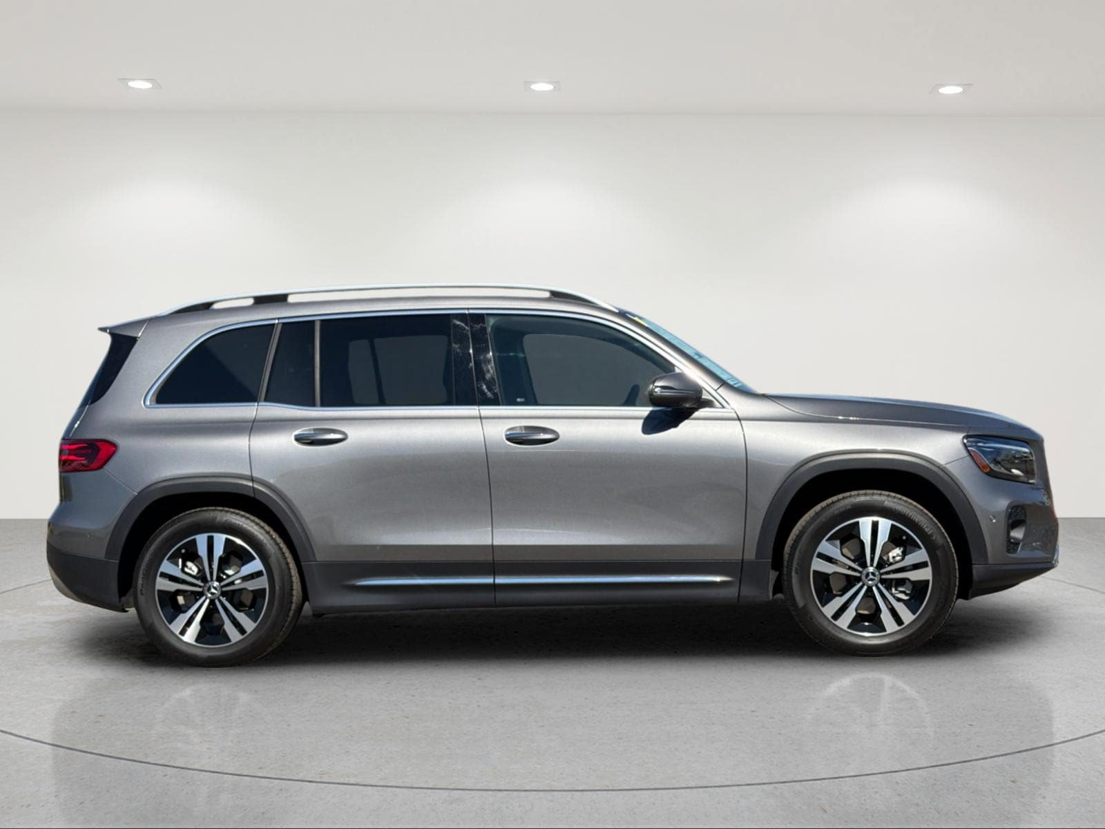 Used 2026 Mercedes-Benz GLB 250 4MATIC image 6