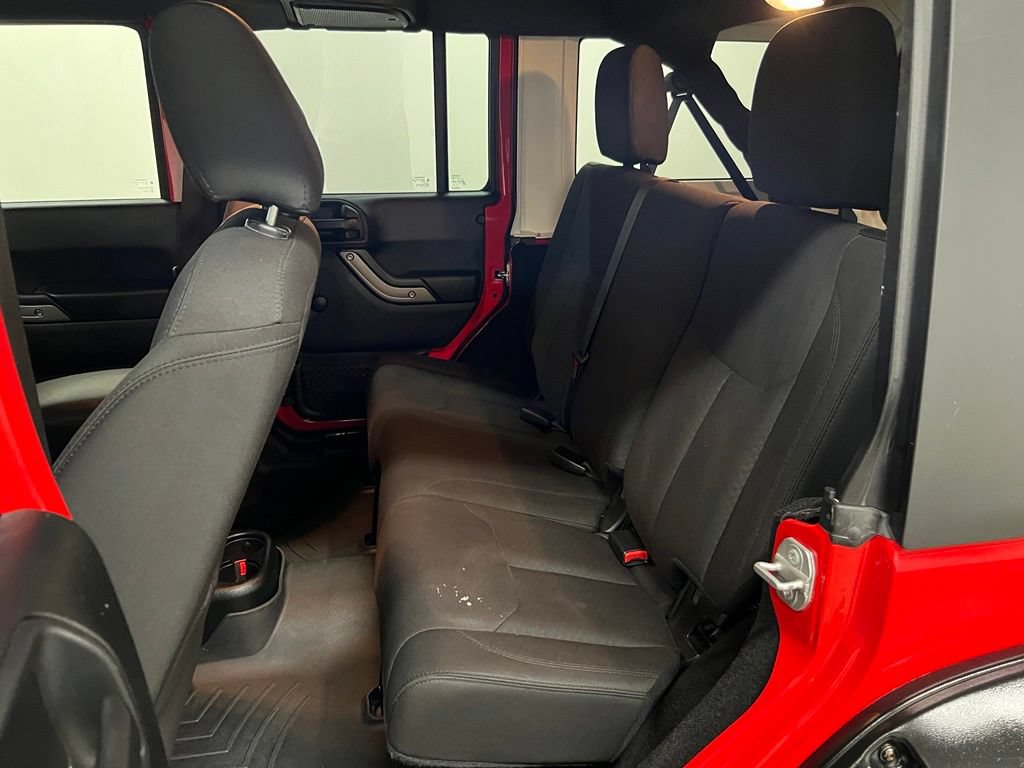 Used 2018 Jeep Wrangler Unlimited Sport w/ Connectivity Group AWD/4WD image 29