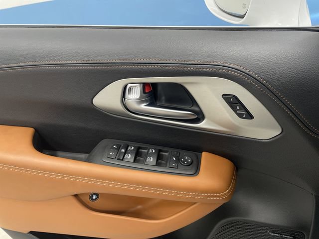 Used 2024 Chrysler Pacifica Pinnacle image 33