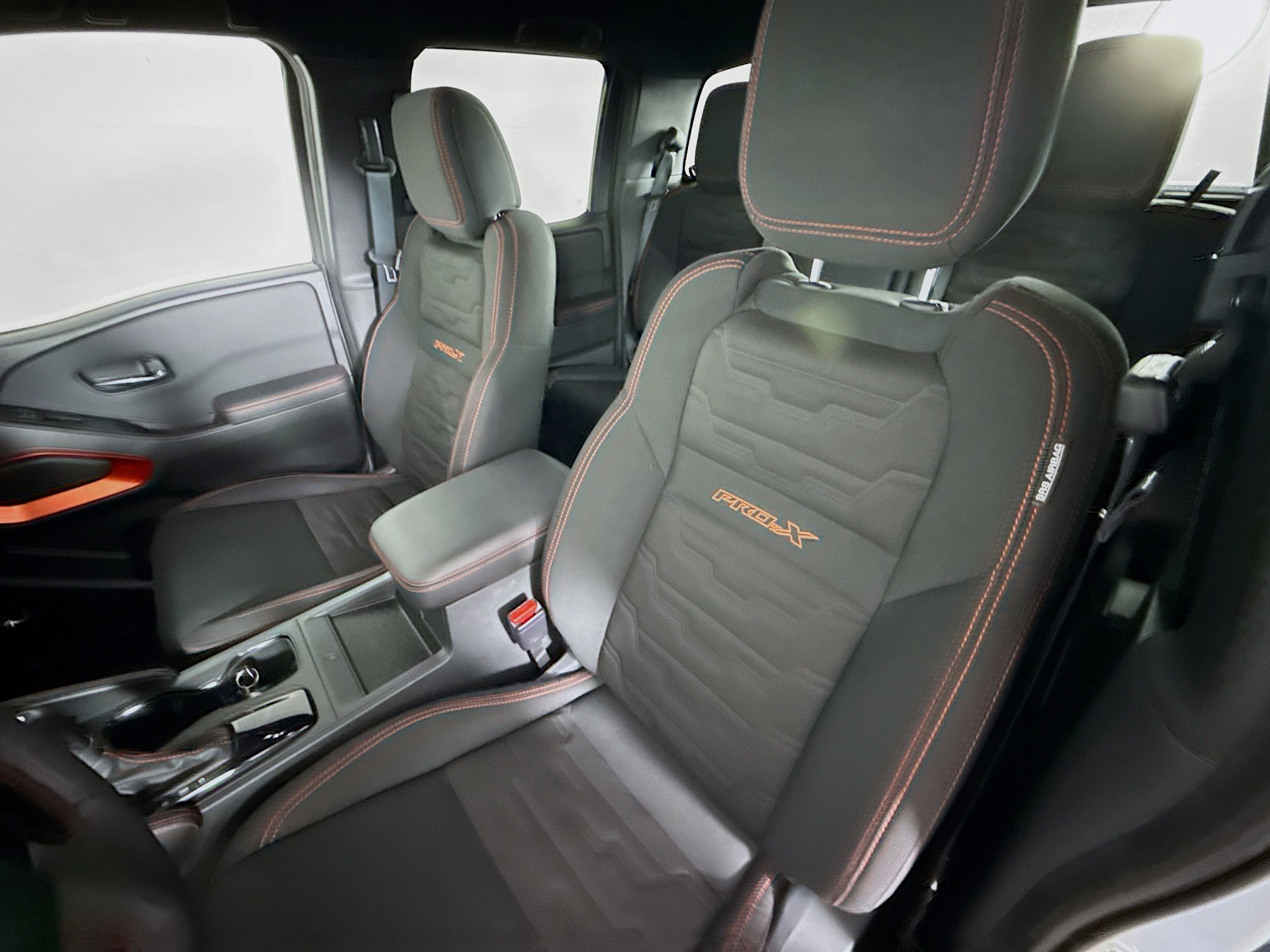 Used 2024 Nissan Frontier Pro-X w/ Pro Convenience Package image 26