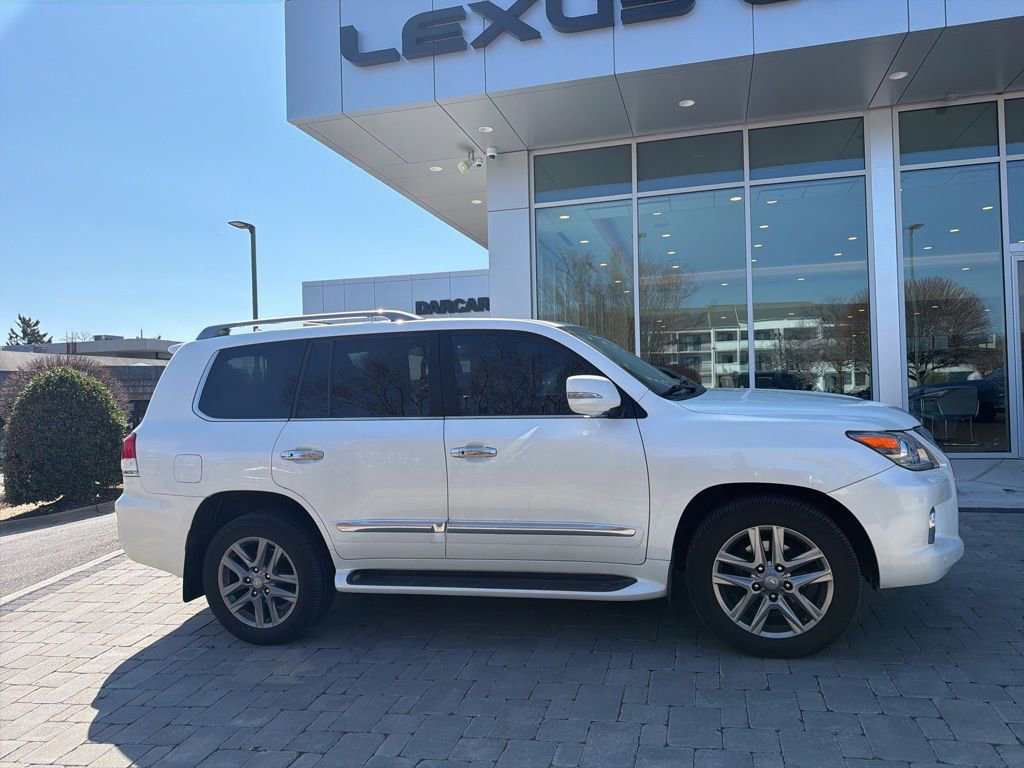 Used 2015 Lexus LX 570 4WD w/ Luxury Package image 6