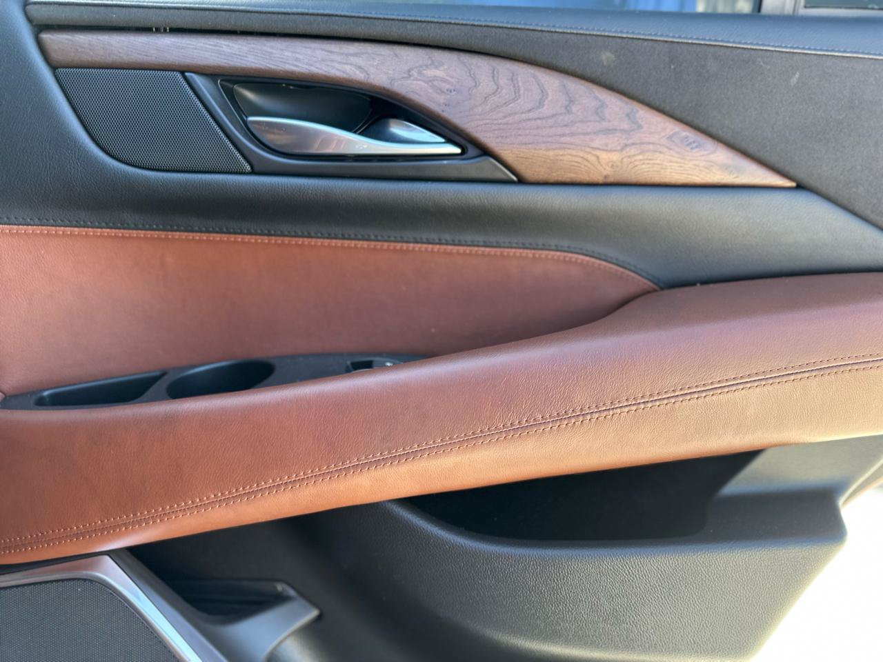 Used 2017 Cadillac Escalade Premium Luxury RWD image 18