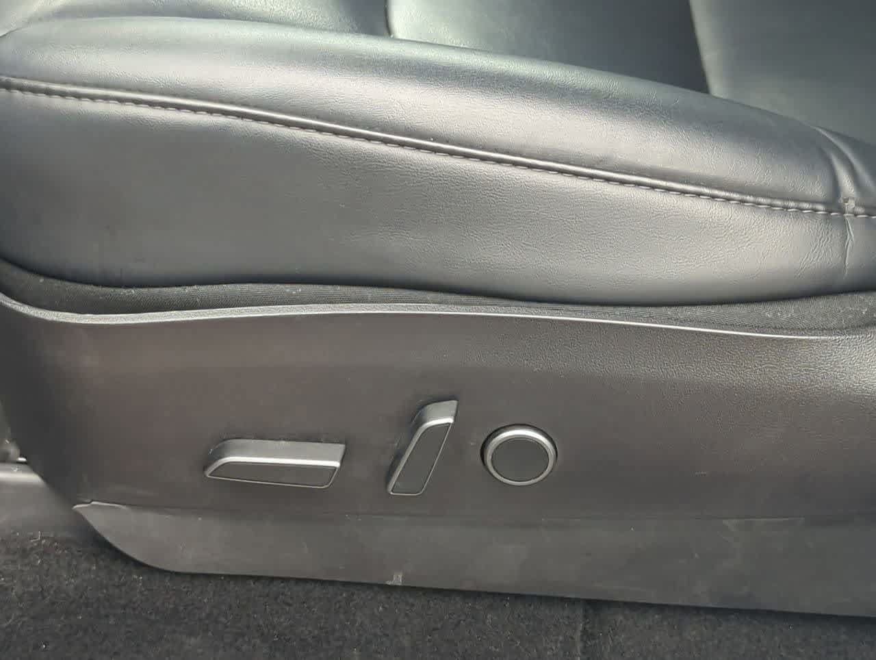 Used 2021 Tesla Model Y Long Range AWD/4WD image 16