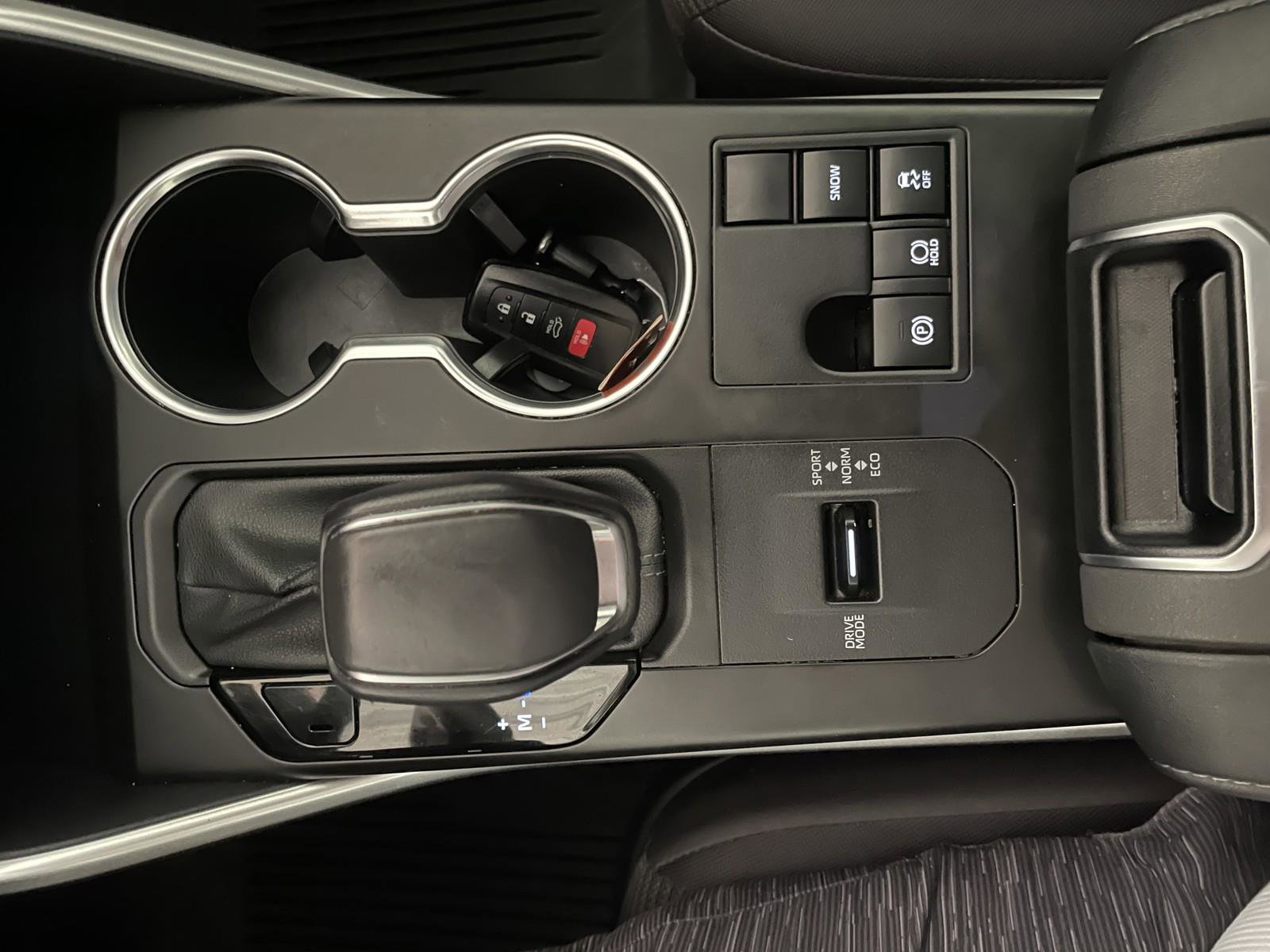 Used 2023 Toyota Highlander LE image 15