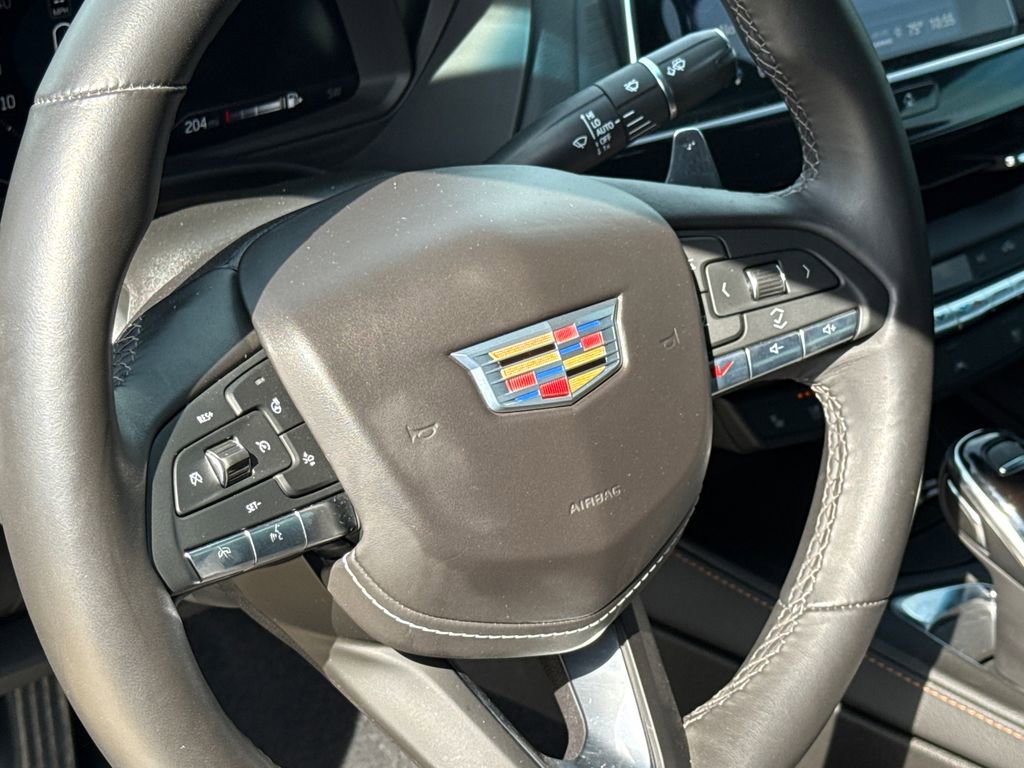 Used 2025 Cadillac CT4 V RWD image 31