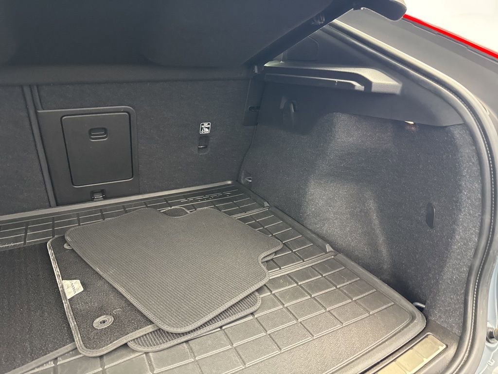 Used 2023 Volvo C40 P8 Recharge Ultimate w/ Protection Package Premier image 35