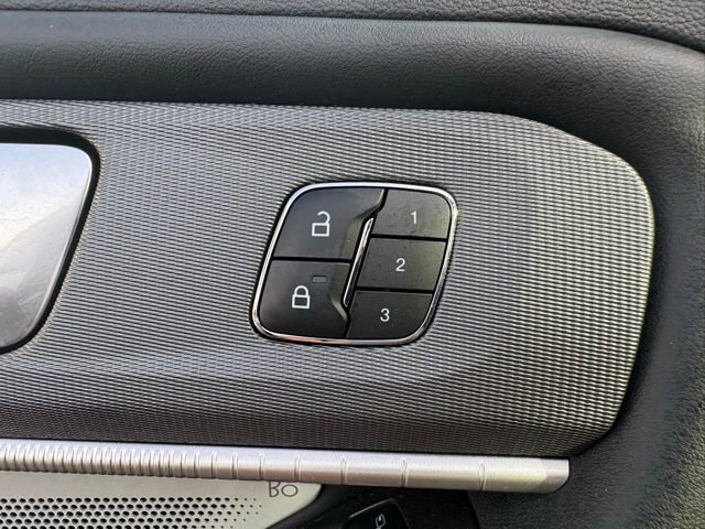 Used 2025 Ford Explorer ST image 24